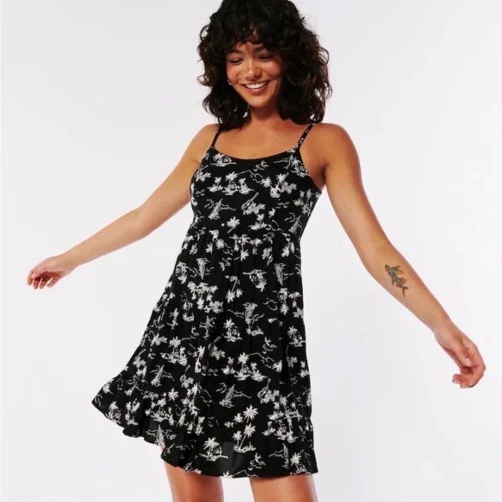 Hollister Tropical Print Sun Dress - Picture 1 of 10